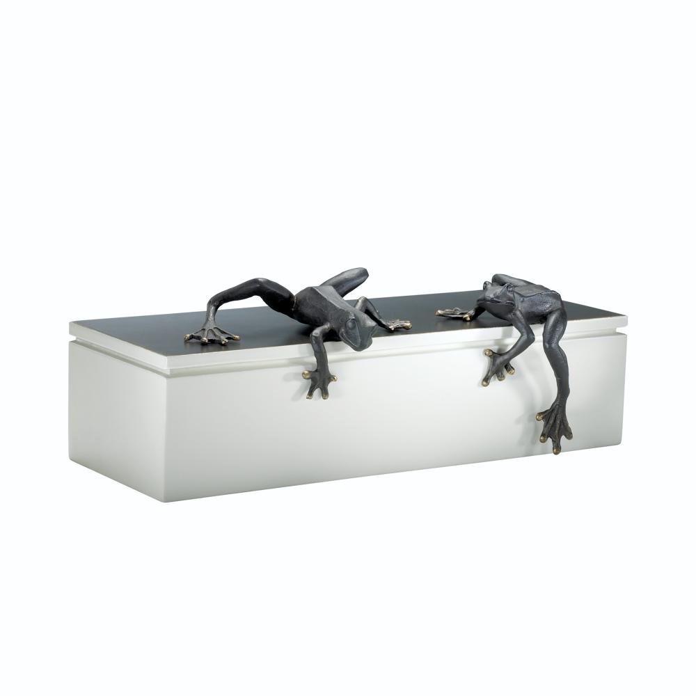 Cyan Design Iron Frogs Set of 2 Old World Sculptures