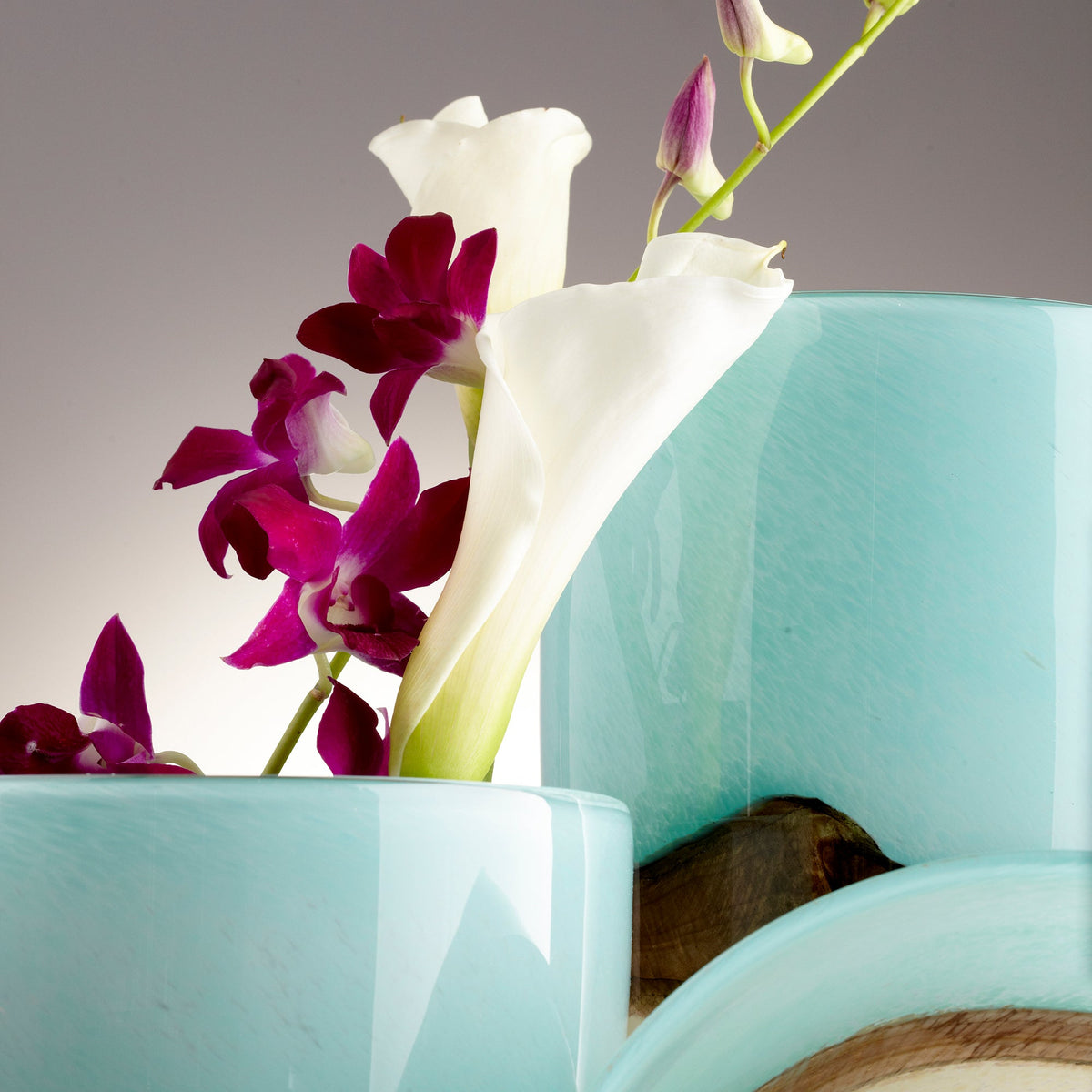 Earth Vase|Turquoise-MD by Cyan