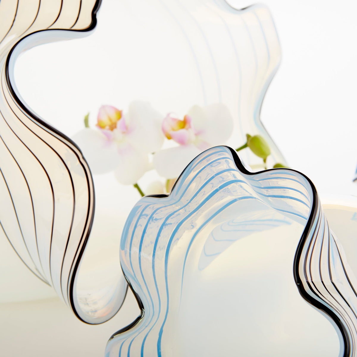 Moon Jelly Vase|White-MD by Cyan