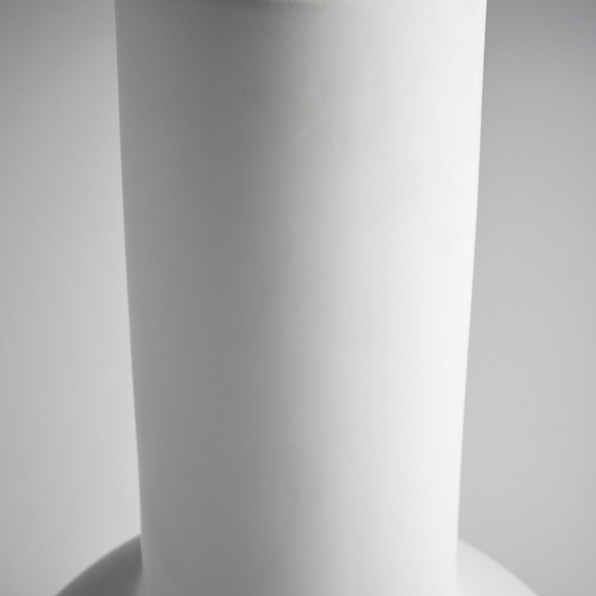 Purezza Vase|White-Medium by Cyan