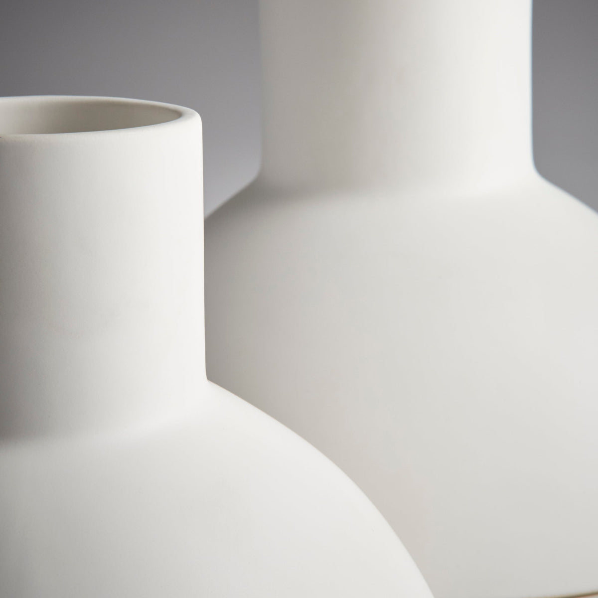 Purezza Vase|White-Medium by Cyan