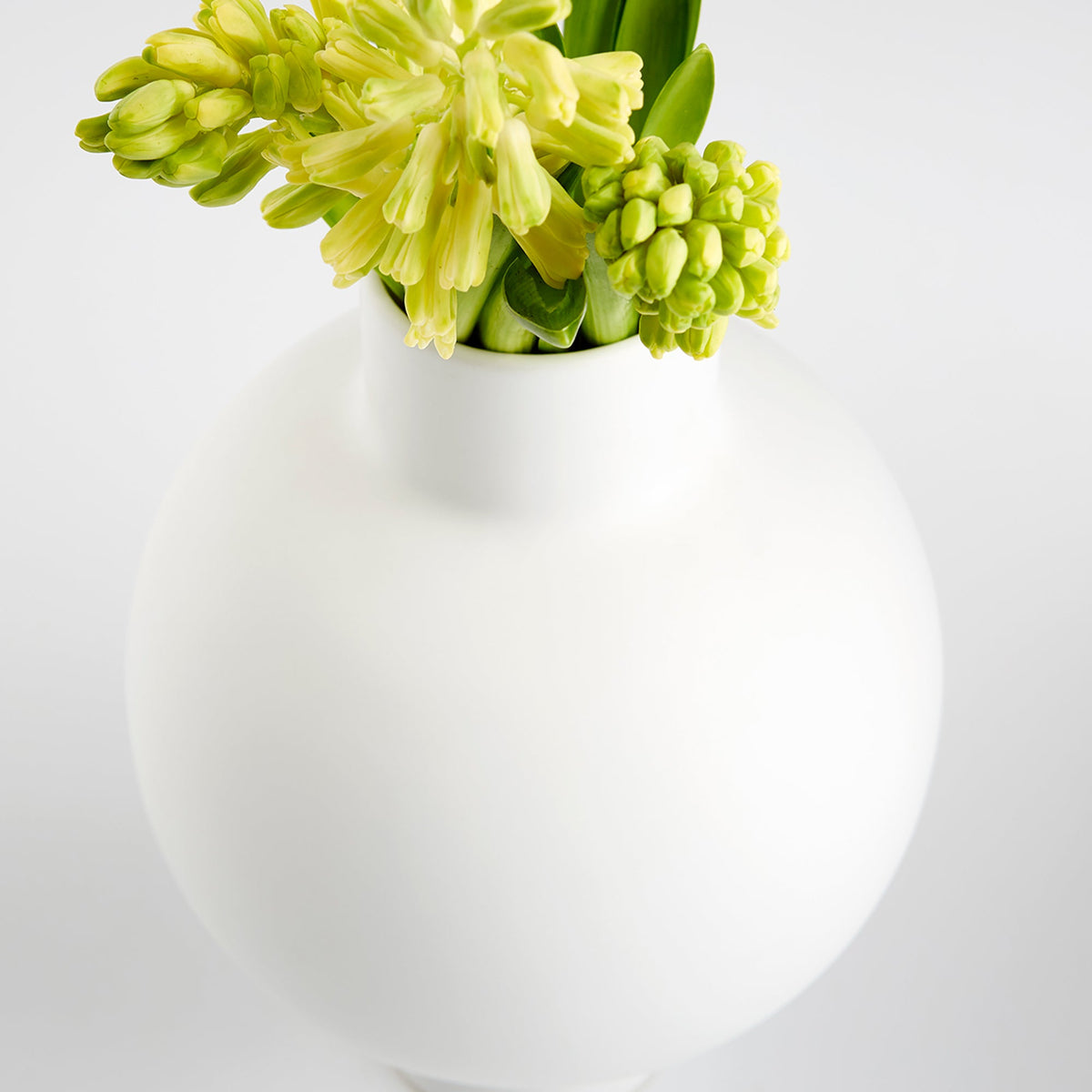 Libra Vase | White -Small by Cyan