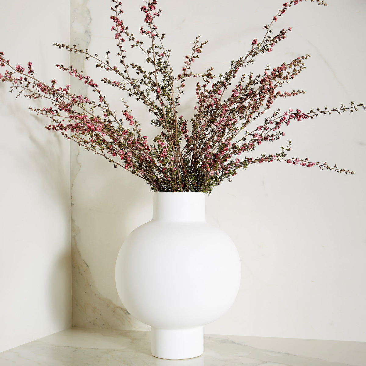 Libra Vase|White - Medium by Cyan