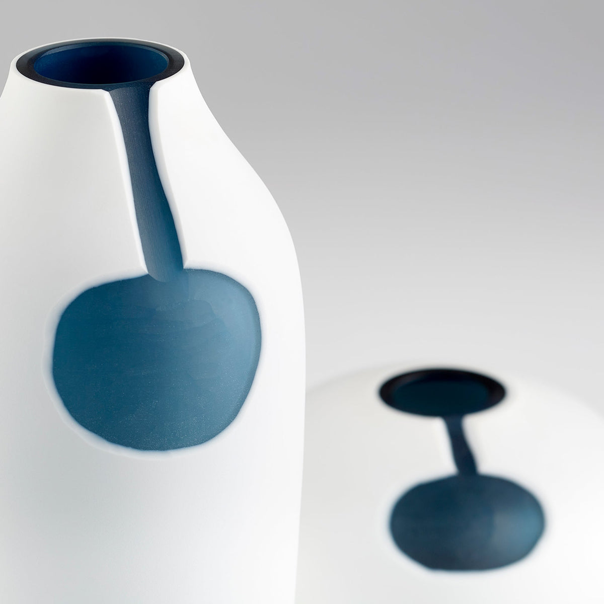 Oracle Vase-SM by Cyan