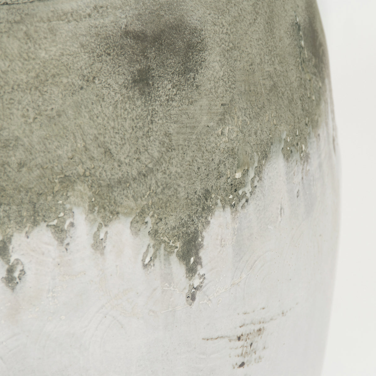 Distressed Off-White Large Vase (14A121) by Zentique